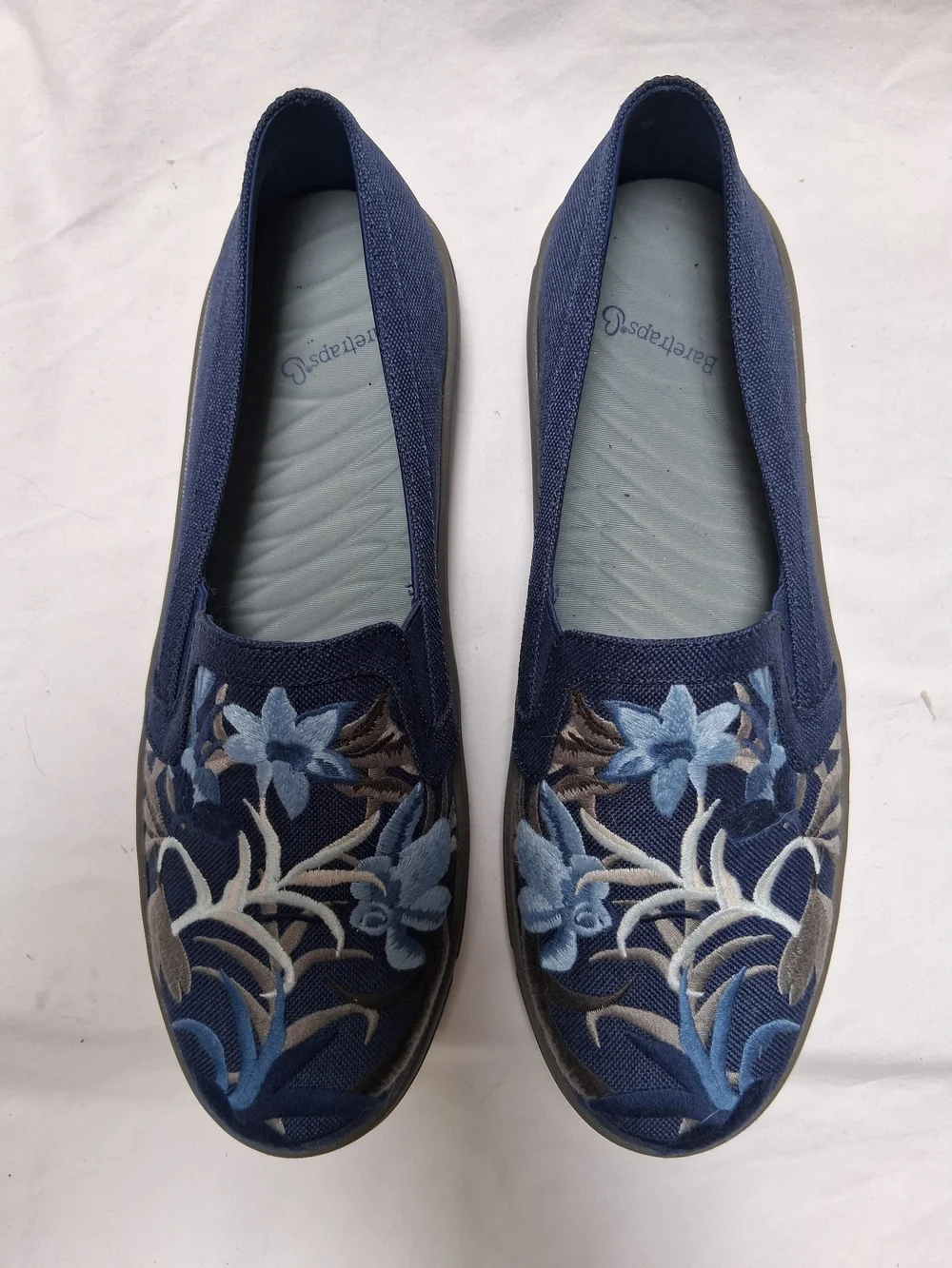 Barertraps Bonaire Comfort Slip-On Women’s Embroidered Navy Floral Loafer
